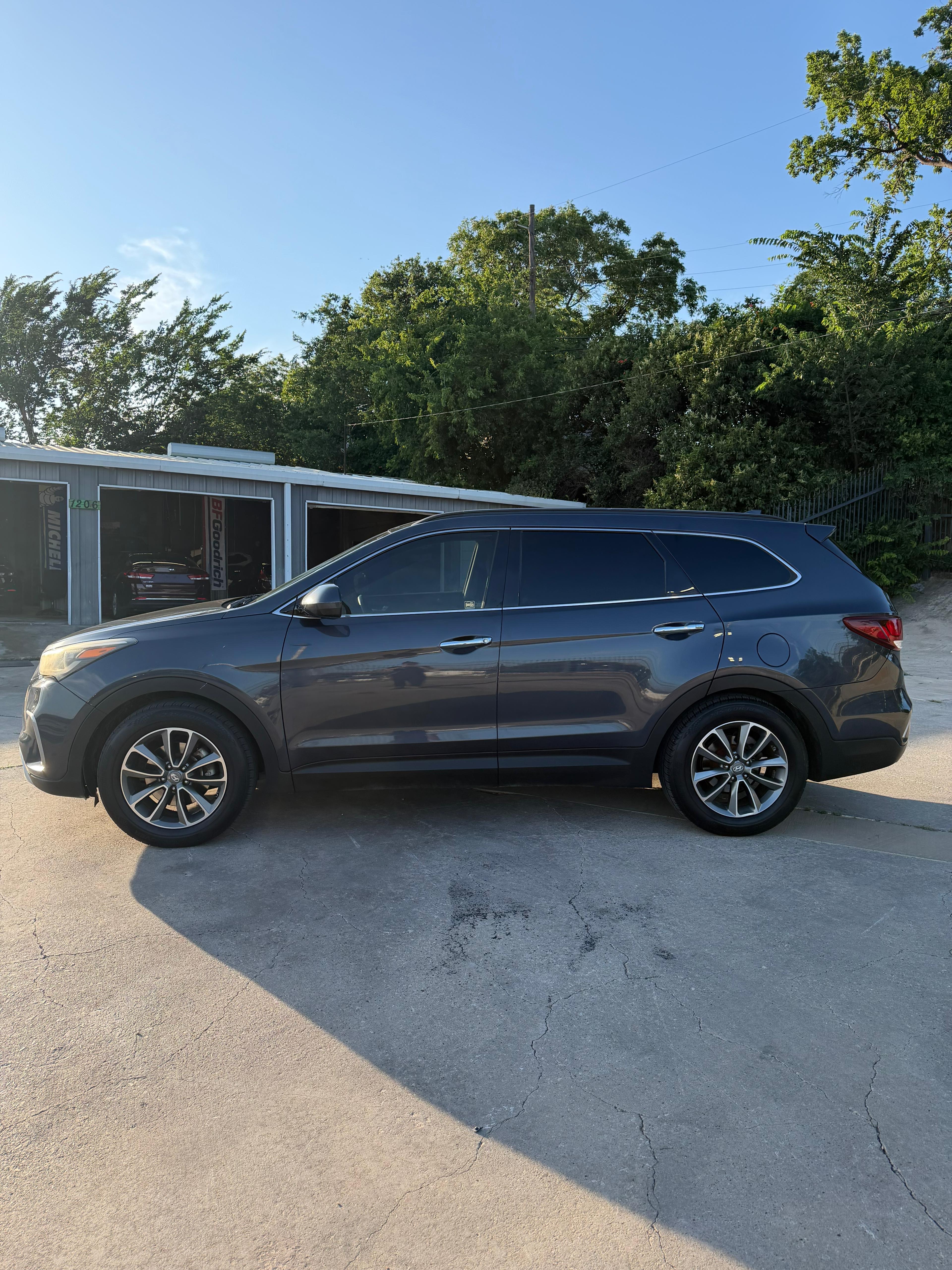 Hyundai Santa Fe Limited 3.3
