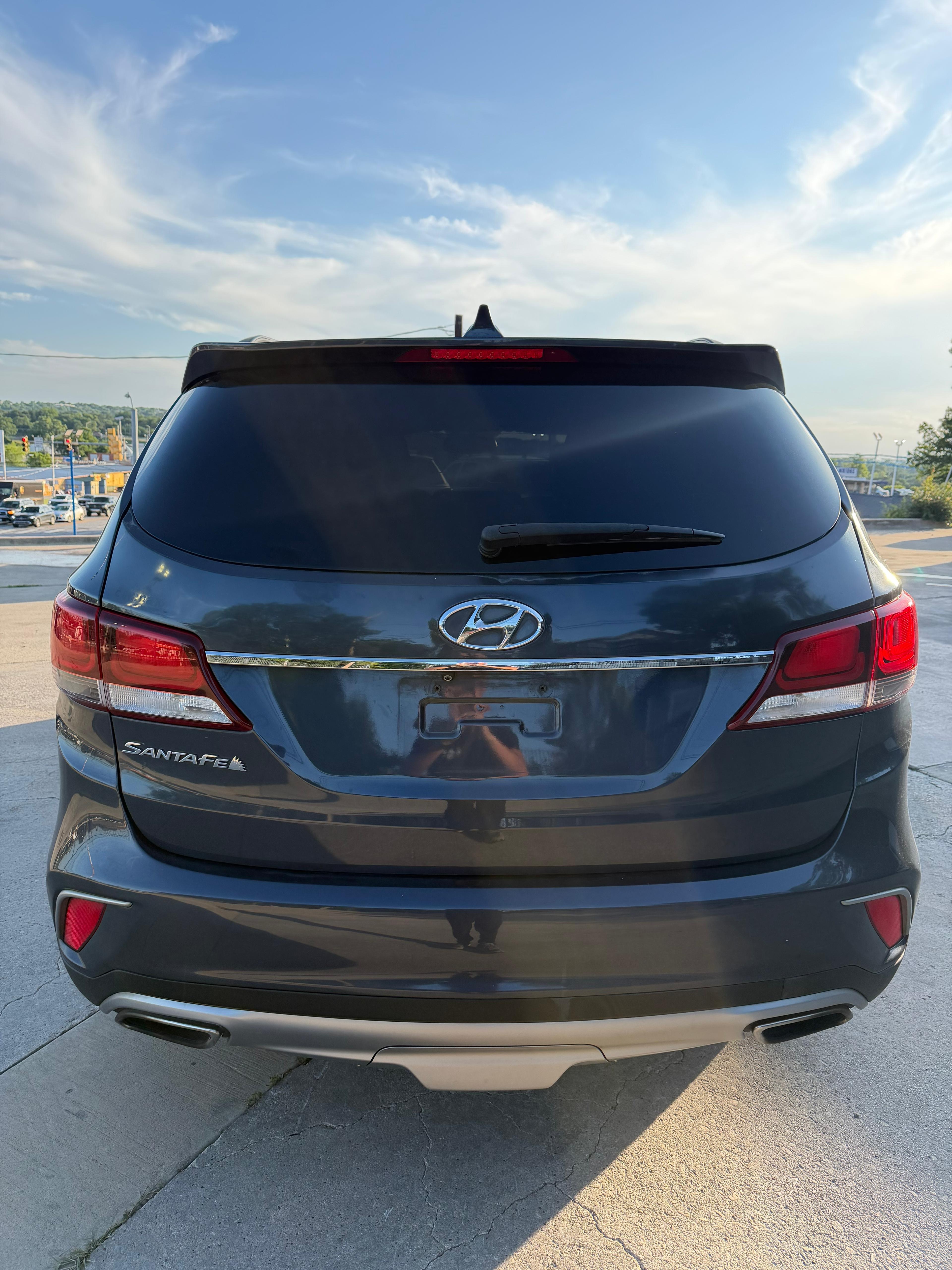 Hyundai Santa Fe Limited 3.3