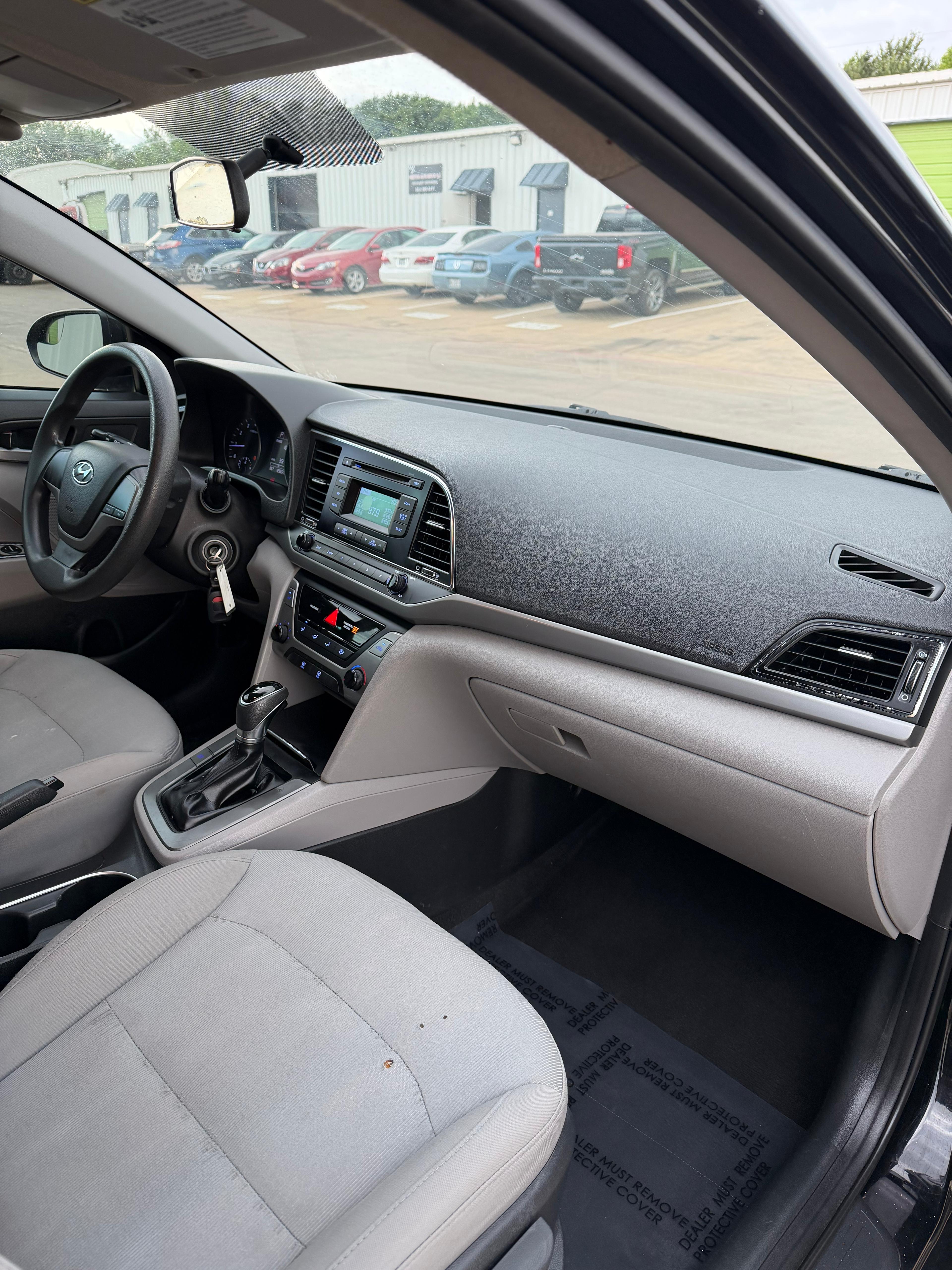 Hyundai Elantra SE