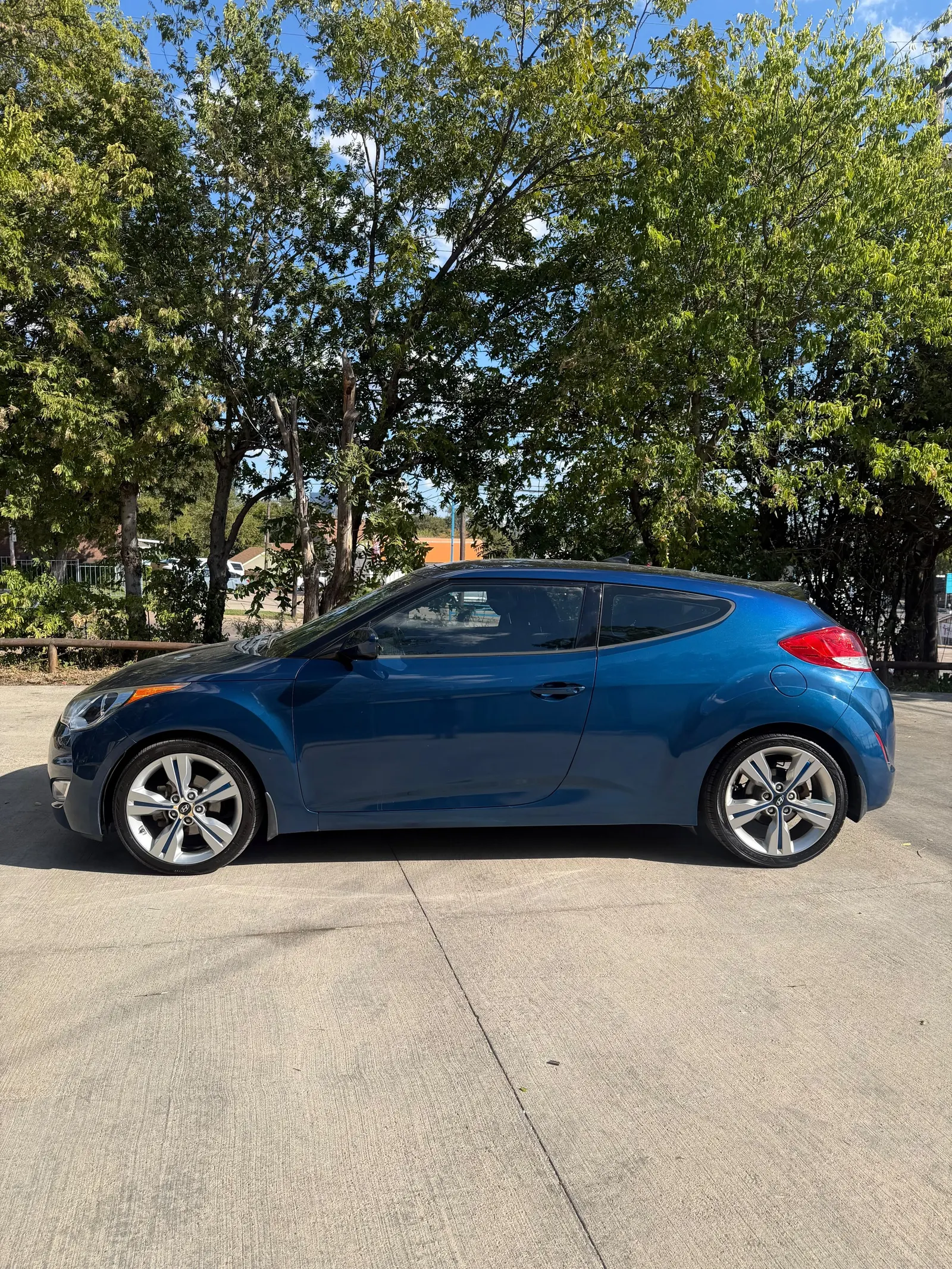 Hyundai VELOSTER VALUE EDITION