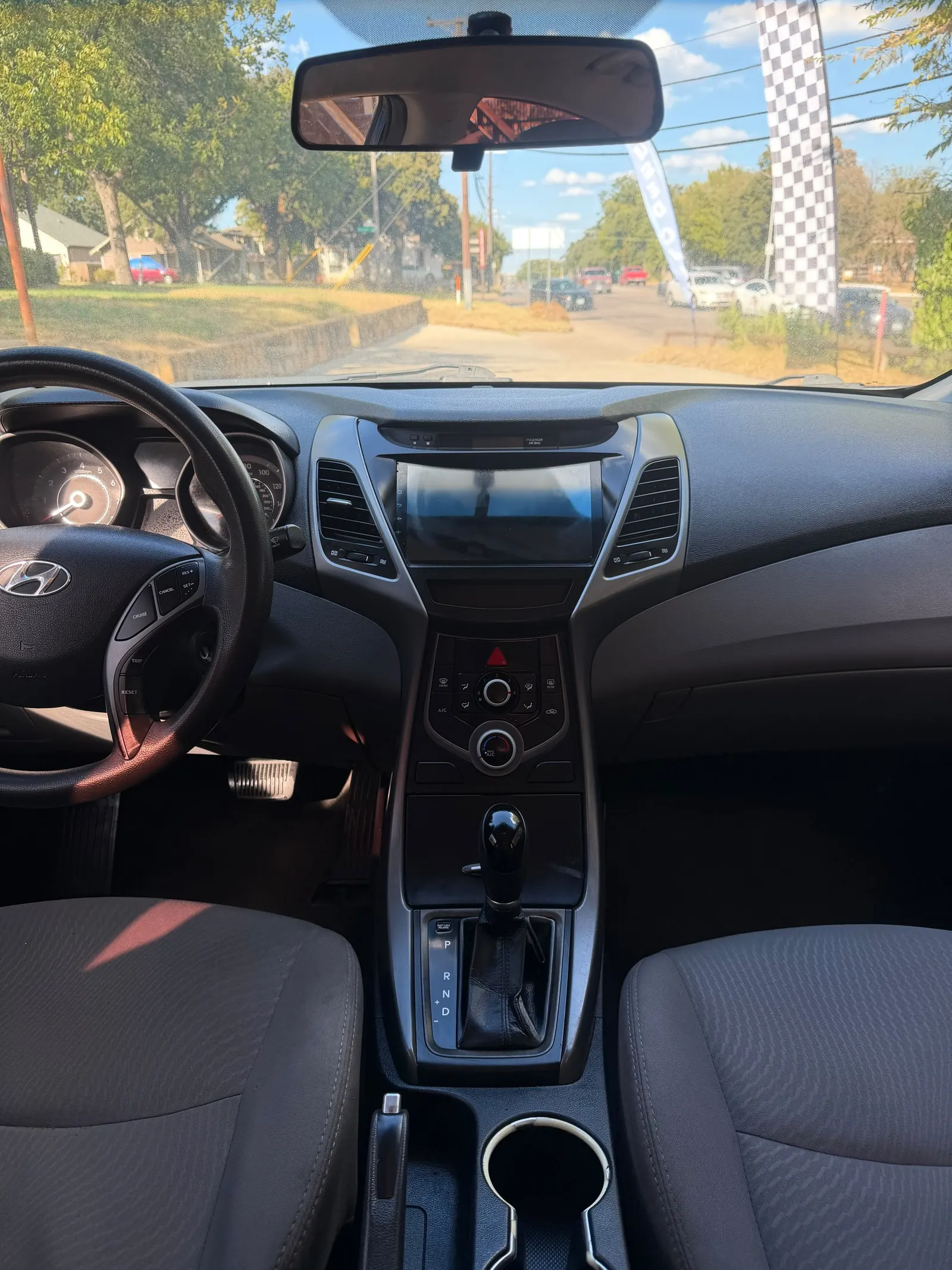 Hyundai ELANTRA SE