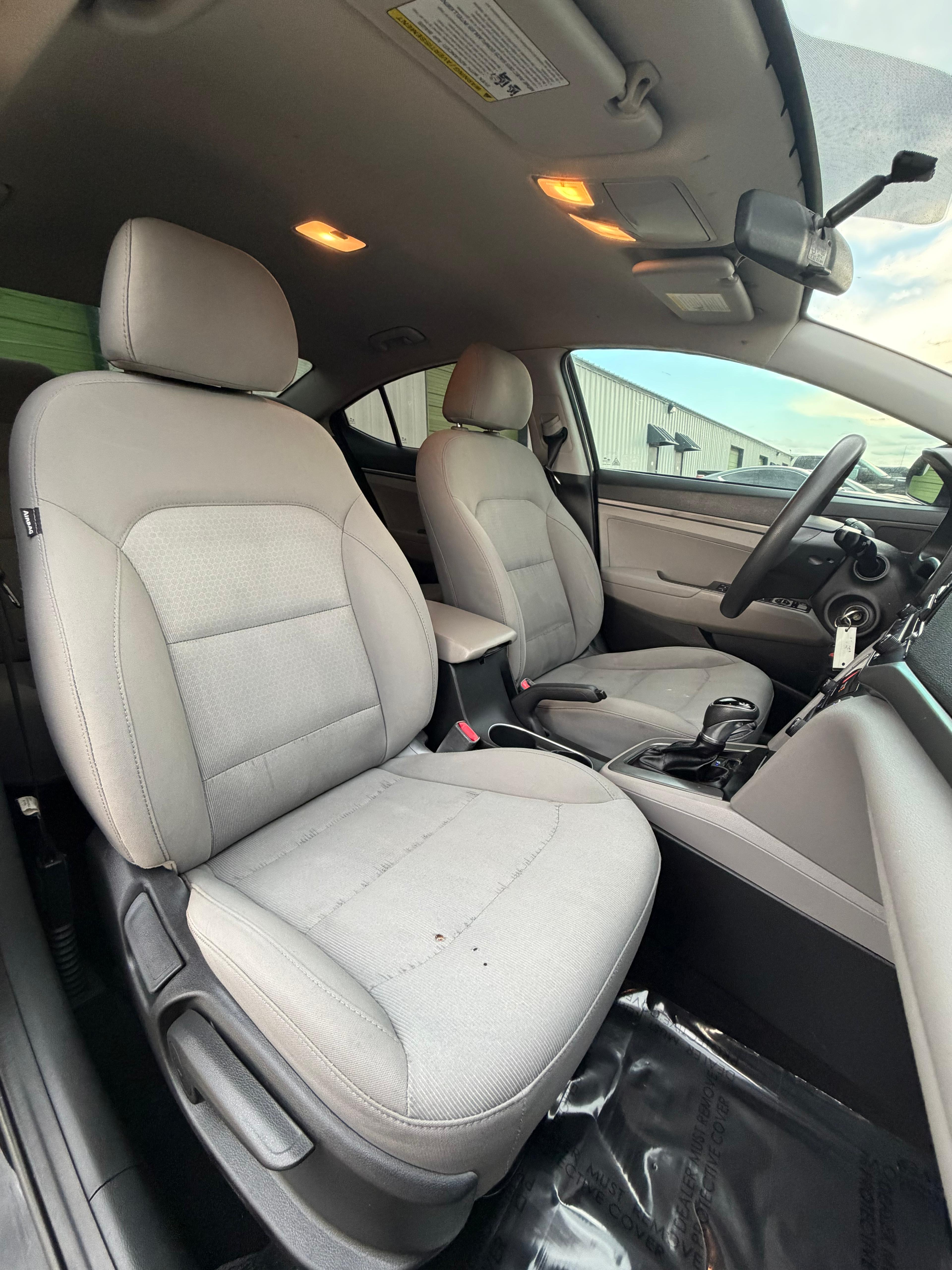 Hyundai Elantra SE