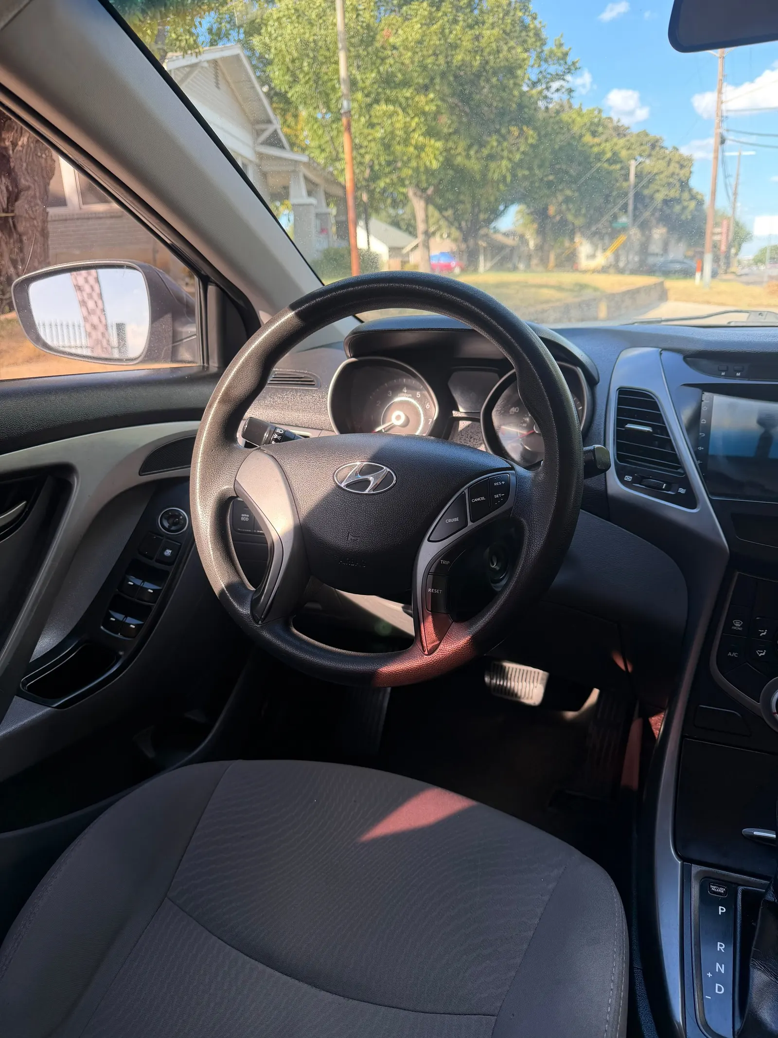 Hyundai ELANTRA SE